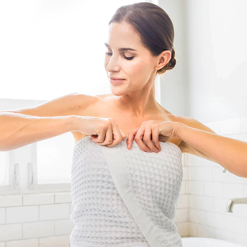 home & garden : Wella - Zilveren ion handdoek - Zacht & huidvriendelijk in Wit van Pantino