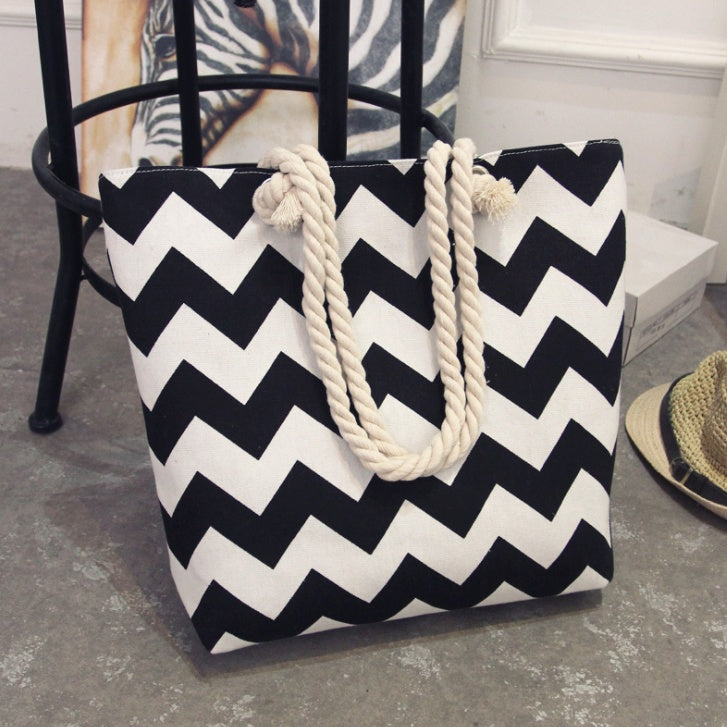 bags : Veala | Canvas boodschappentas - zomerse stijl in Zwart van Pantino