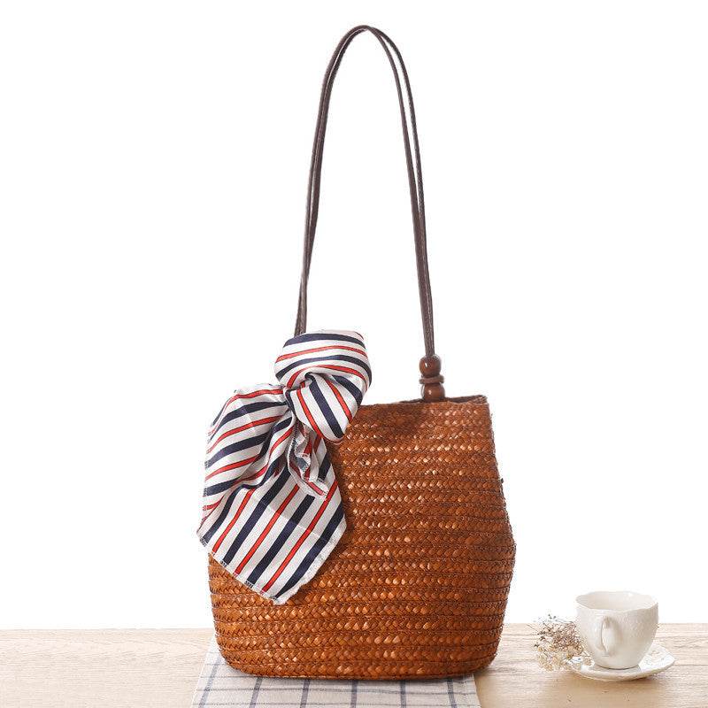 Beach bags : Veala | Schoudertas van stro in Bruin van Pantino