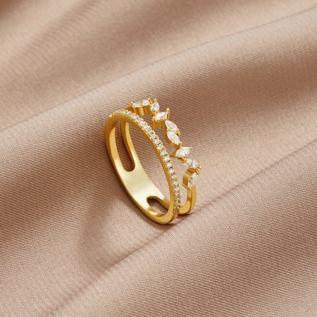 accessories : Mia 18K Crystal Ring in Goud van Pantino
