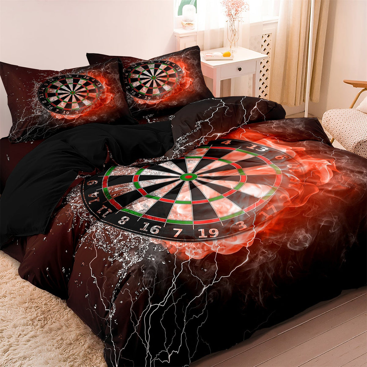 home & garden : CoolCovers - Dekbedovertrek darts on fire | Kind | Tiener | Dartboard| Dekbed | Kussensloop in van Pantino