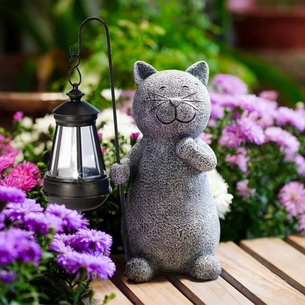 home & garden : De Tuin Kat | Een Nieuwe Vriend in de Tuin! in van Pantino