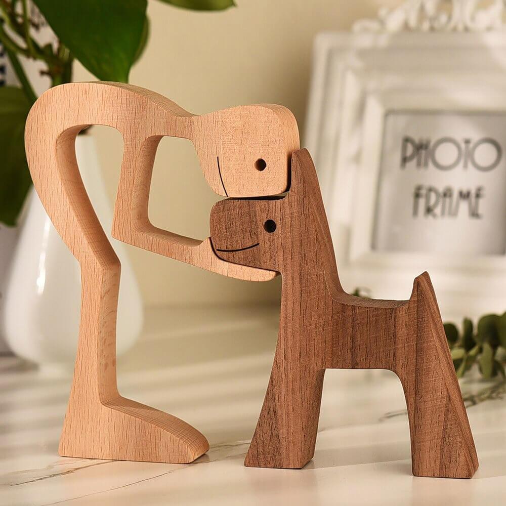 home & garden : Houten Sculptuur van Mens en Hond in Man met hond van Pantino