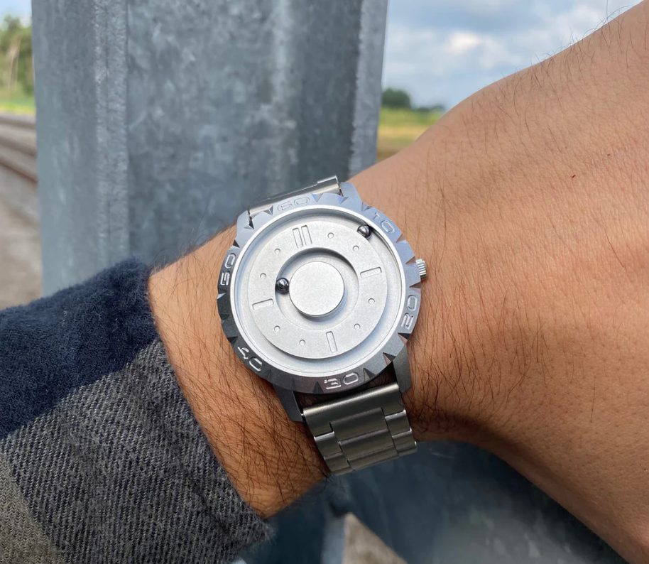 watches : Magnetix | Het uniekste horloge van 2023 in Zilver - stalen band van Pantino