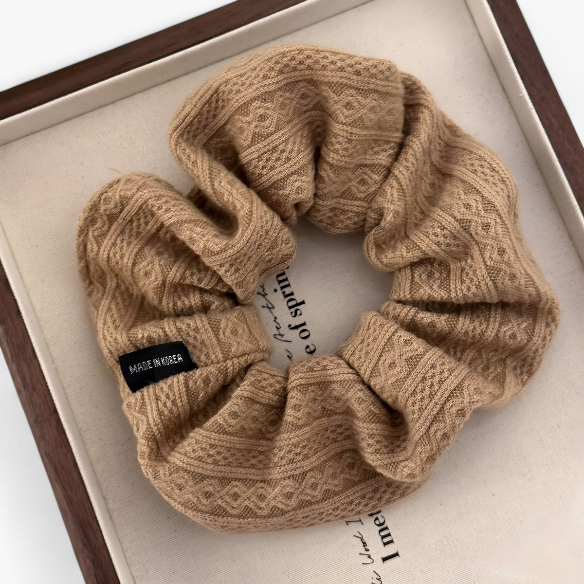 accessories : Jiyoo | Gebreide Wollen Scrunchie in ongeveer 11 cm van Pantinoshop