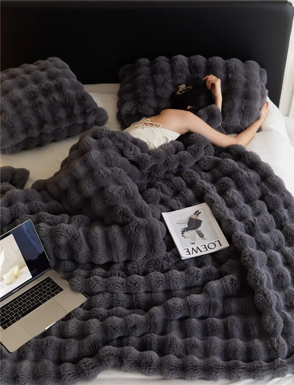 home & garden : SnugWrap™ | Luxe Deken in Grafiet van Pantino