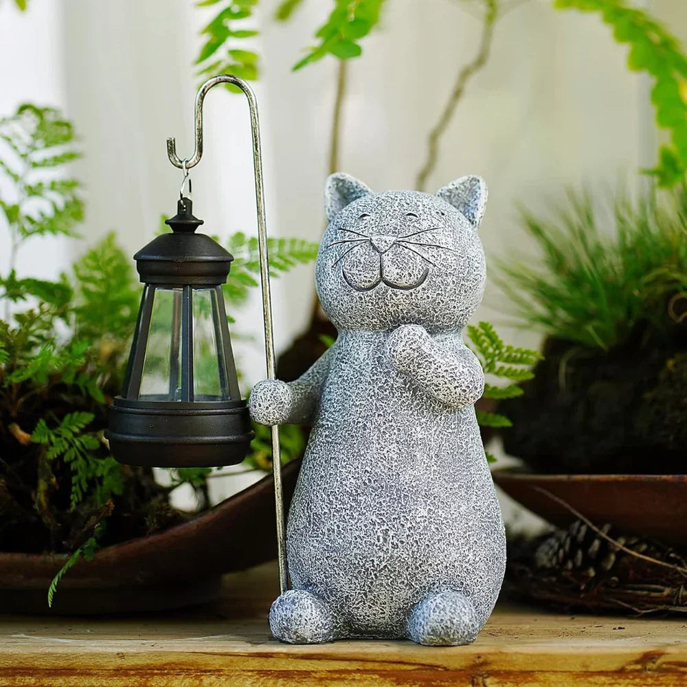 home & garden : De Tuin Kat | Een Nieuwe Vriend in de Tuin! in van Pantino