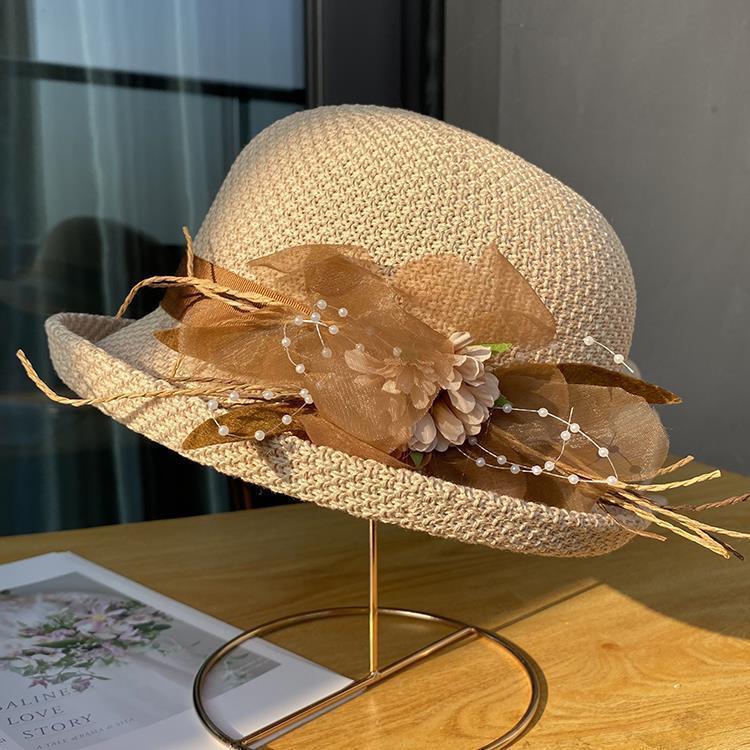 accessories : Veala | Katoen en linnen gebreide krulmuts in Beige M van Pantino