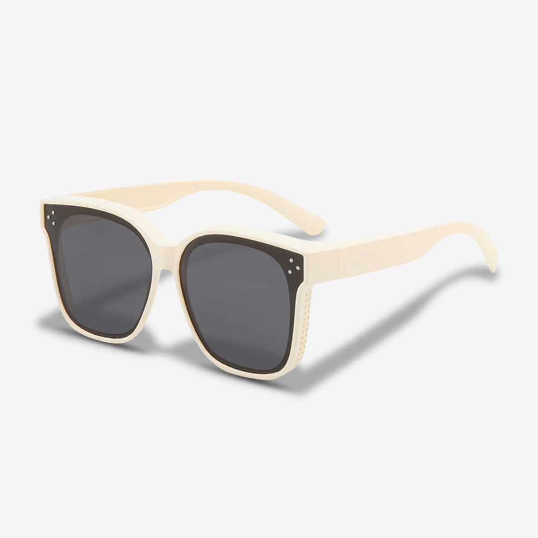 accessories : ClipShades | Stijlvolle Overzetzonnebrillen voor Brildragers in Klassiek Beige van Pantino