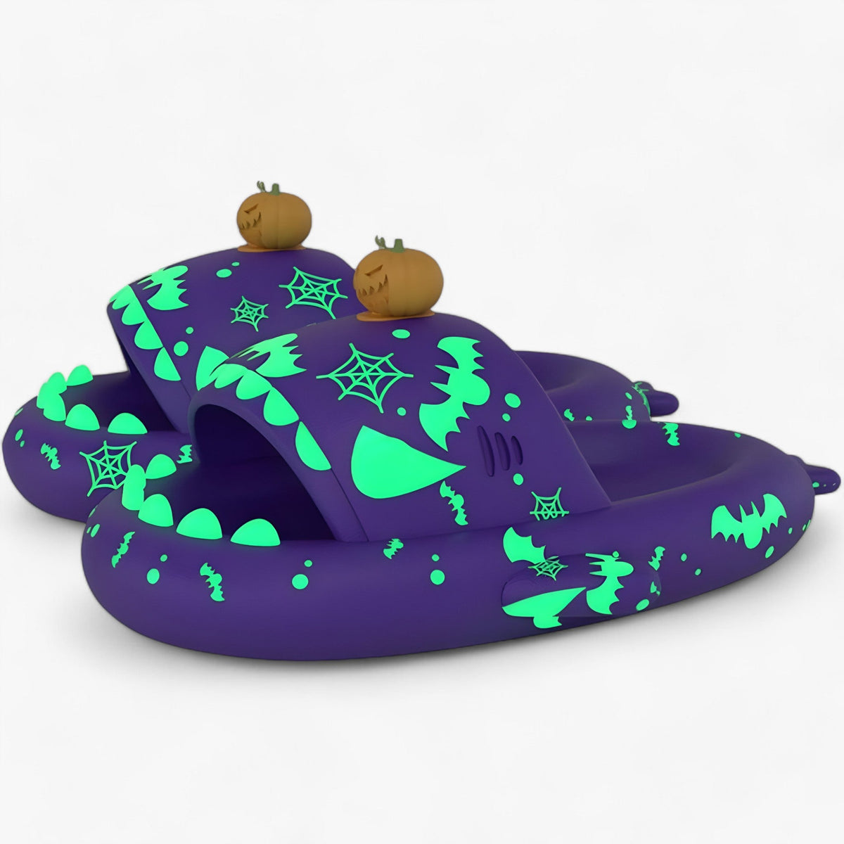 accessories : Finn | Chaussons requin phosphorescents - Sandales amusantes et douillettes pour la nuit d'Halloween in Helder paars van Pantino