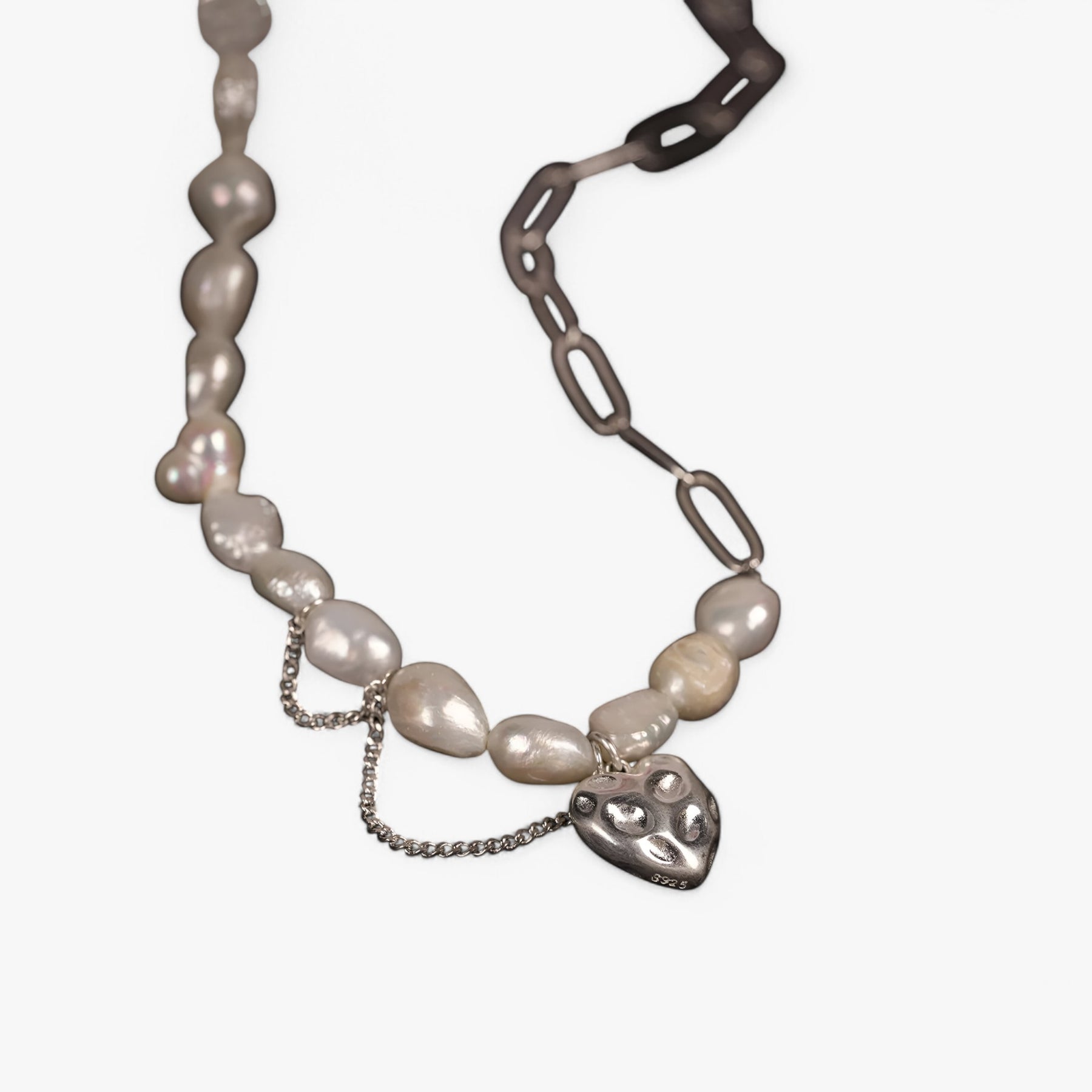 Sophia | Hartparel Asymmetrische Ketting - €25 : Sophia | Hartparel Asymmetrische Ketting in van Pantinoshop