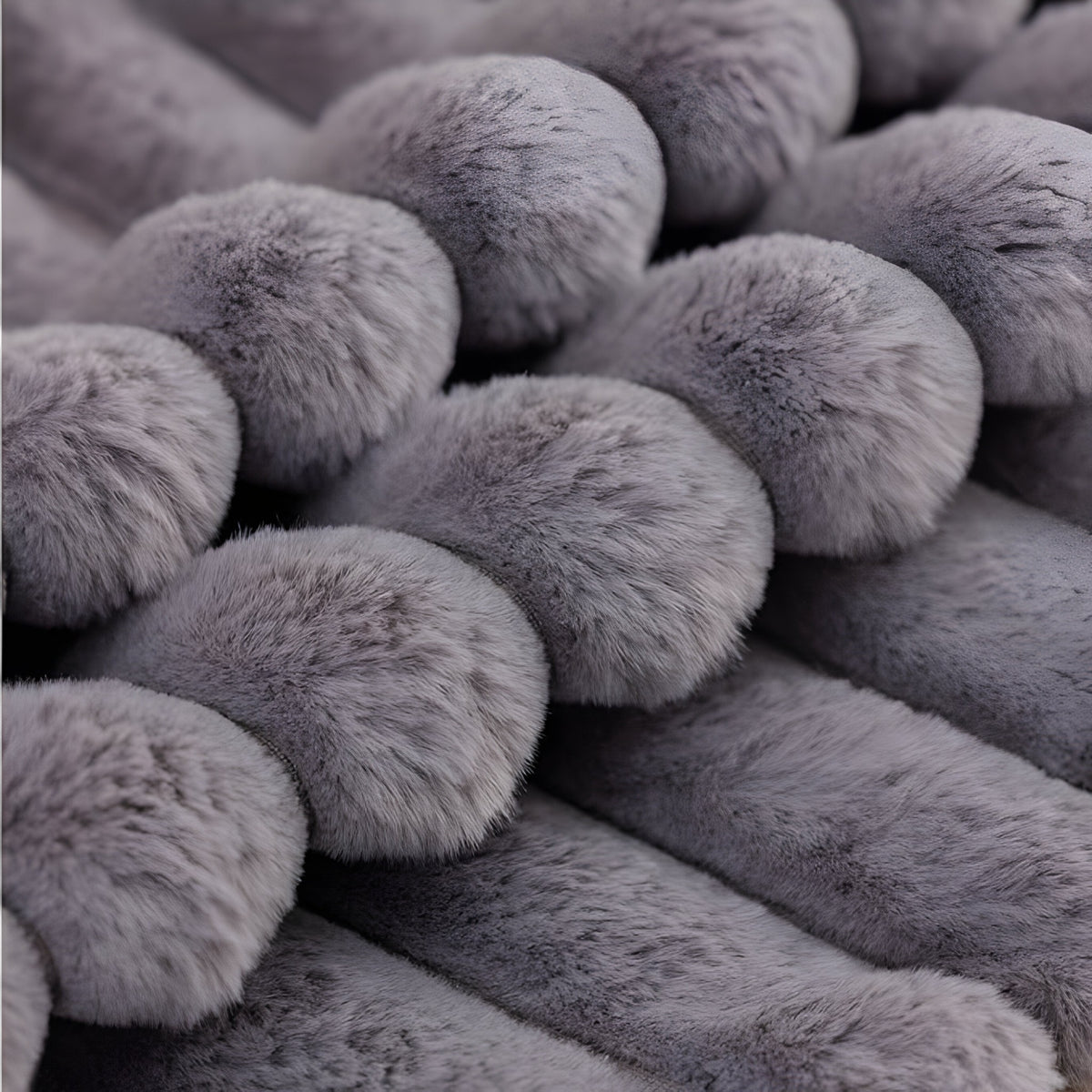 home & garden : Iris | Kussenhoes voor de Bank | Heerlijk comfortabel en stijlvol in van Pantinoshop