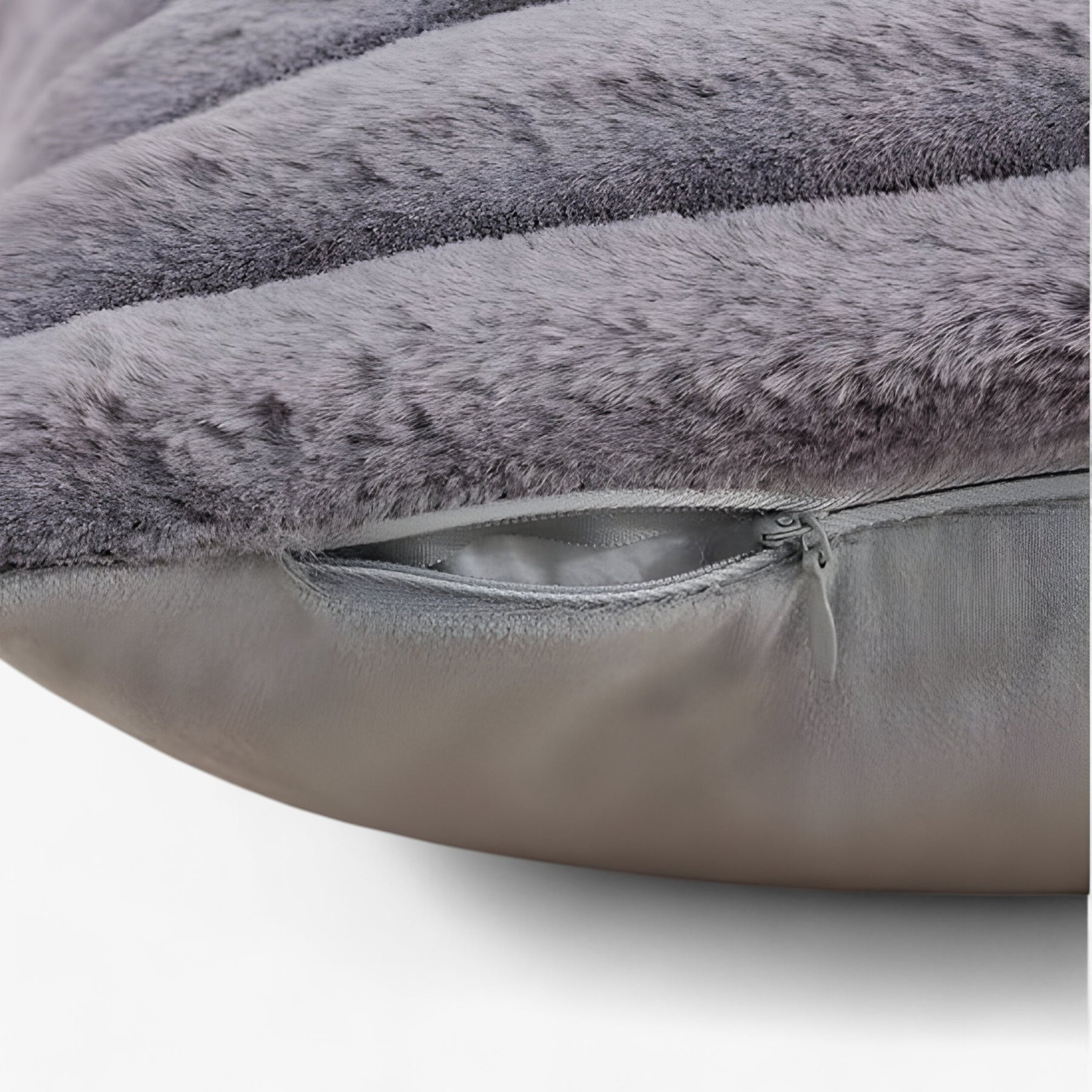 home & garden : Iris | Kussenhoes voor de Bank | Heerlijk comfortabel en stijlvol in van Pantinoshop