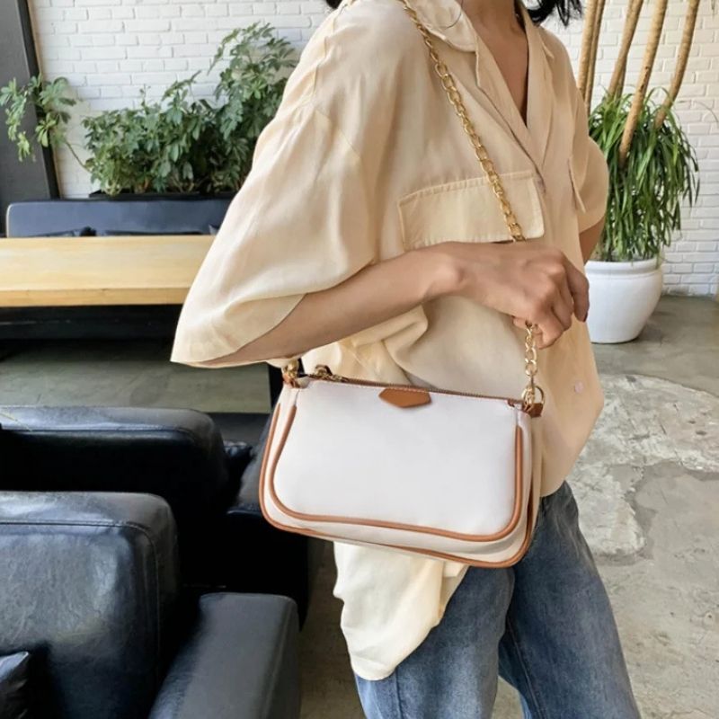 bags : Isabella - Chique tweekleurige schoudertas met kettingriem in Beige van Pantino