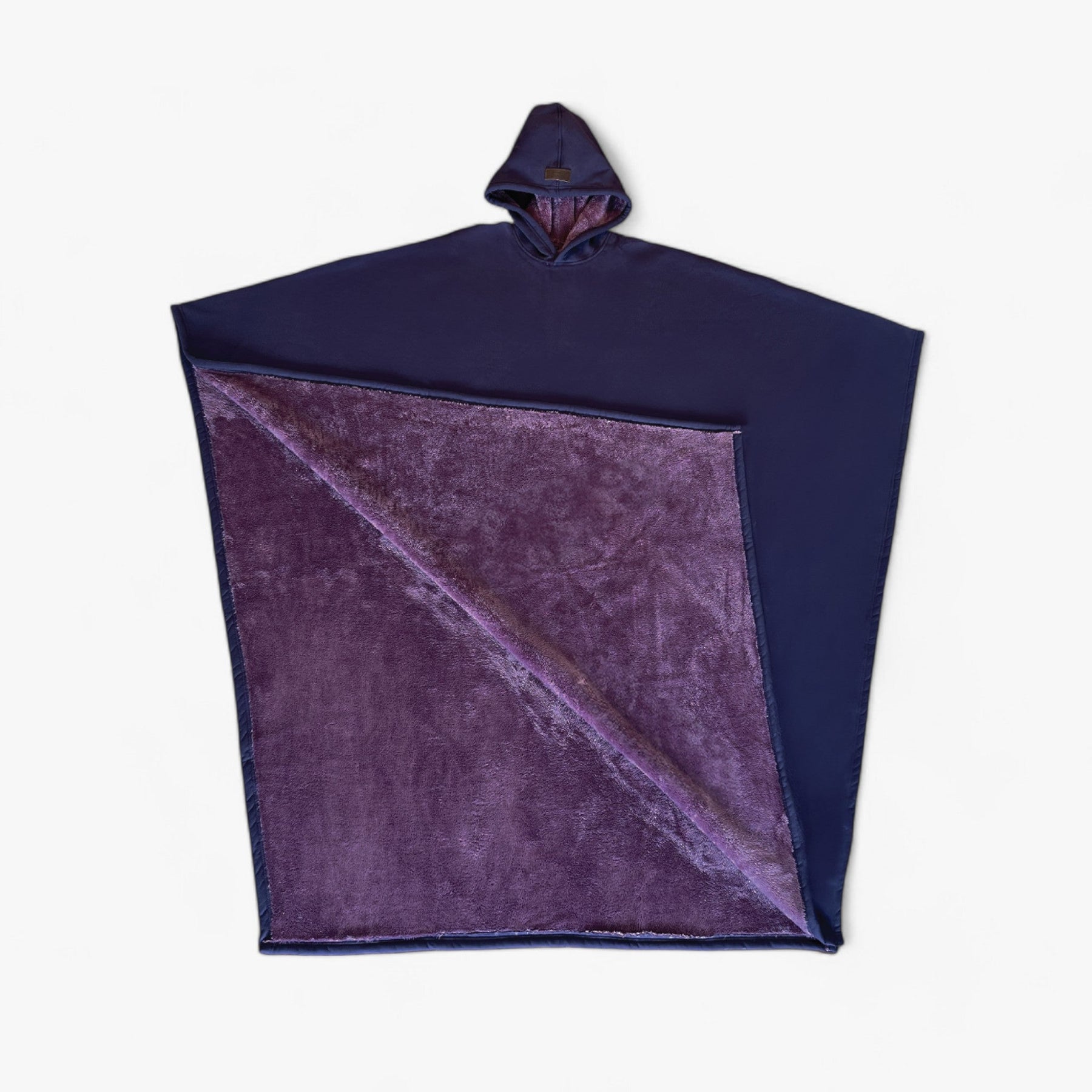 Lizett | Fleece Poncho met capuchon - Ultiem comfort en stijl- €25 : Lizett | Fleece Poncho met capuchon - Ultiem comfort en stijl in Arcane van Pantinoshop