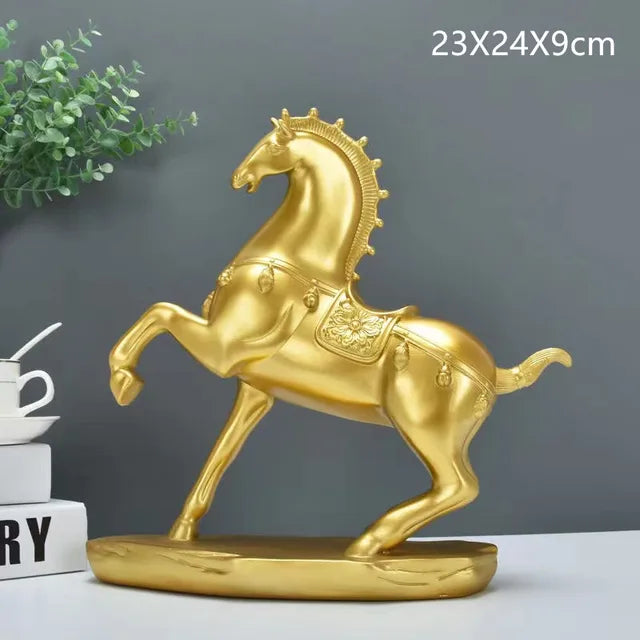 home & garden : ImperialStride - Tang Paarden Beeld in Goud van Pantino