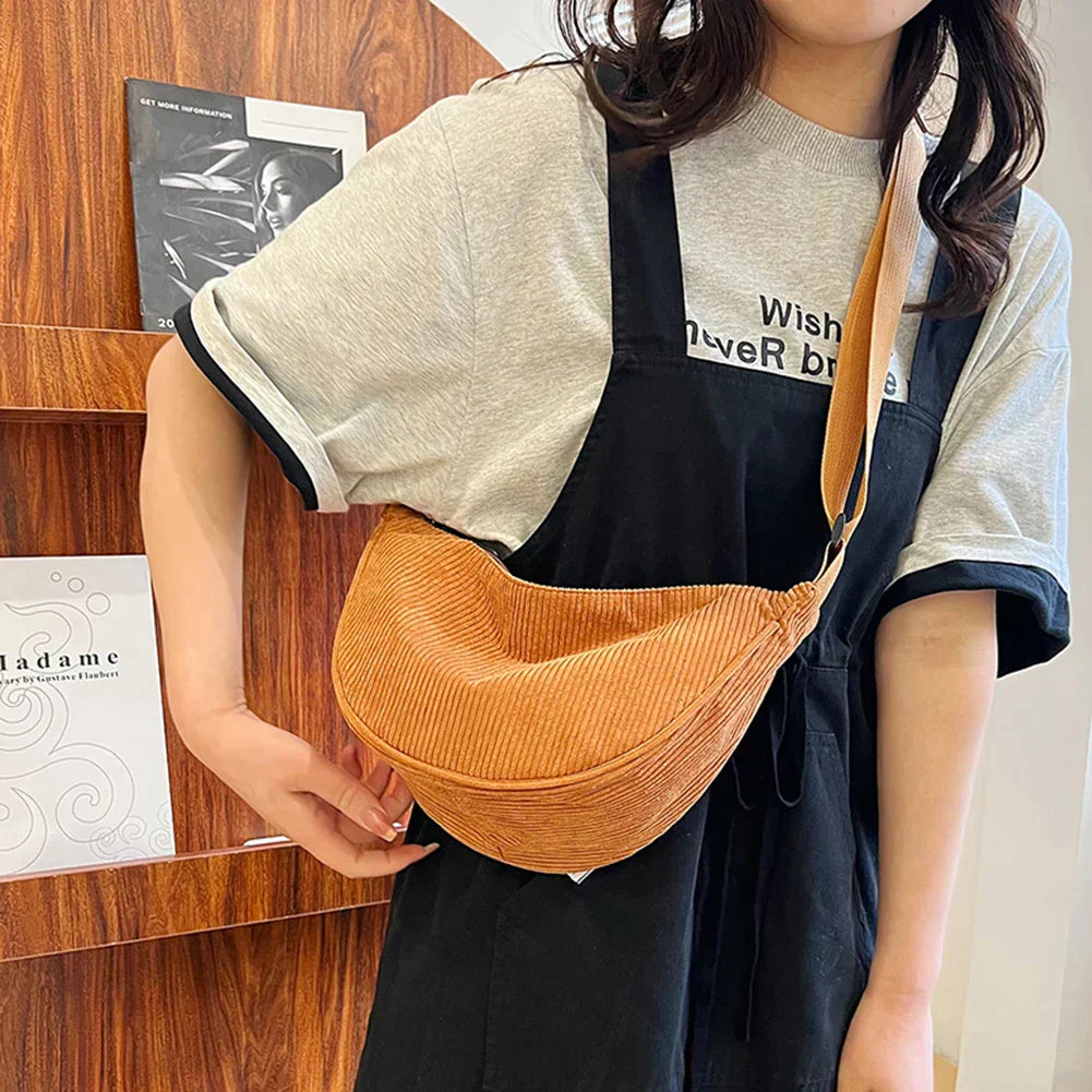 bags : Adelius - Chique corduroy schoudertas met een elegant design in Braun van Pantino