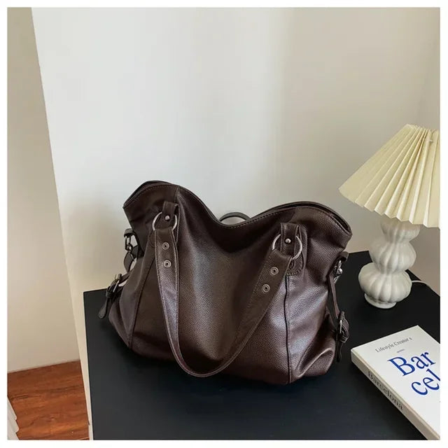 bags : YVONNE - Leren hobo-schoudertas voor dames in Donkerbruin van Pantino