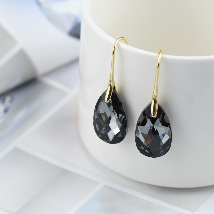 accessories : Teardrop Kristal Oorbellen in Kristal SINI Goud van Pantino