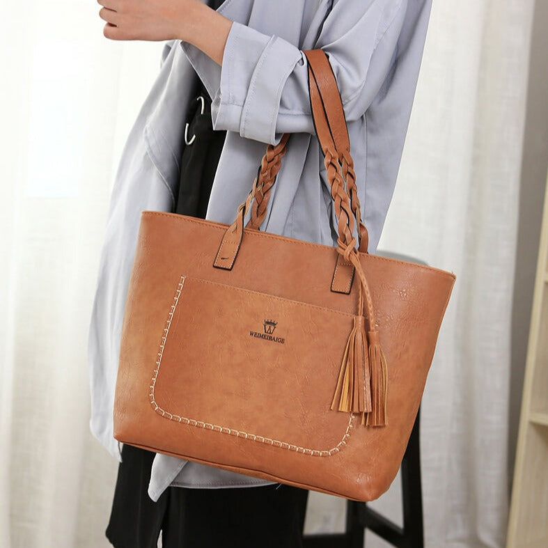 bags : Leren Schoudertas voor dames in Licht bruin van Pantino