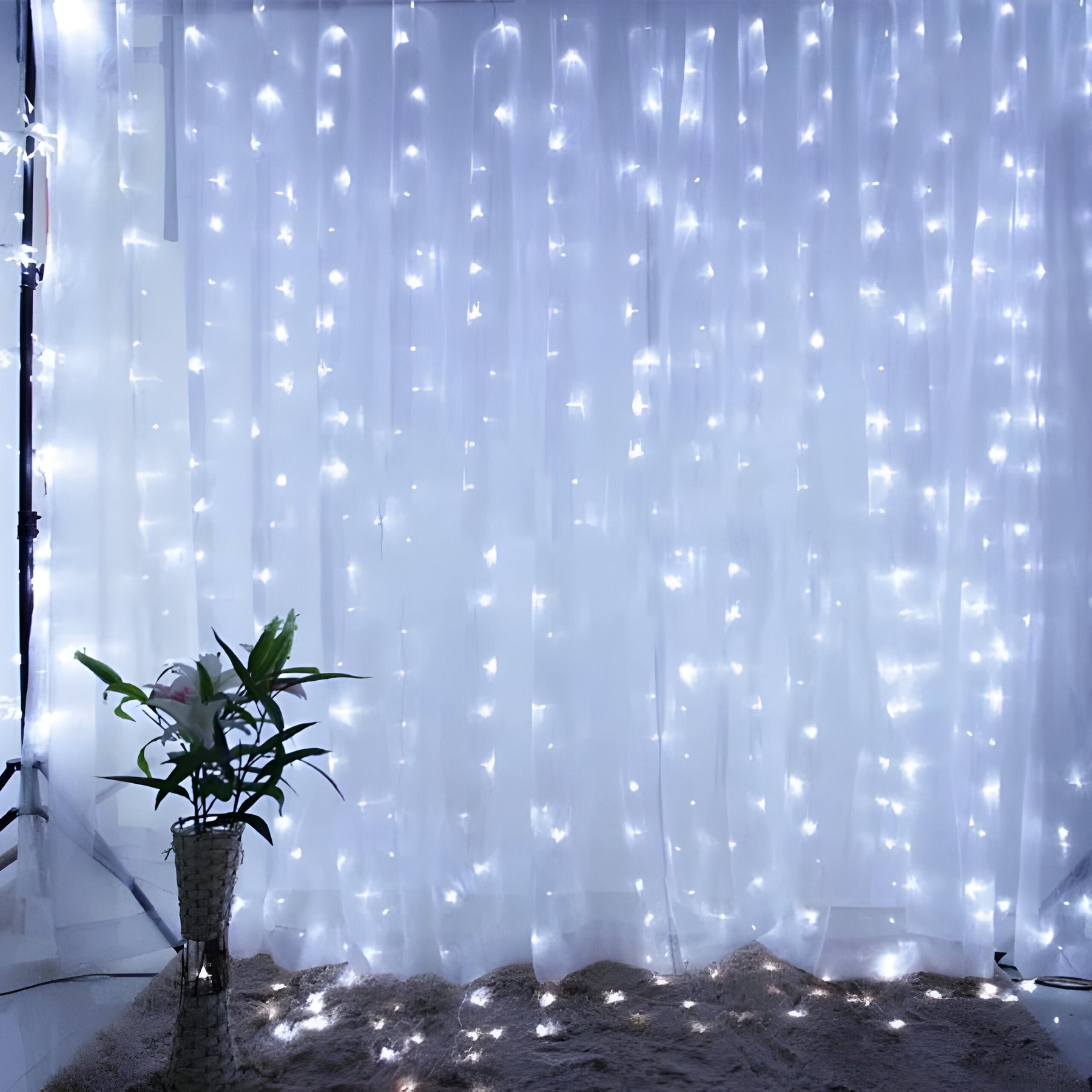 home & garden : Twinkle | Kerstgordijnverlichtingsslinger - Feestelijk decor en kerstcadeau in Wit van Pantino