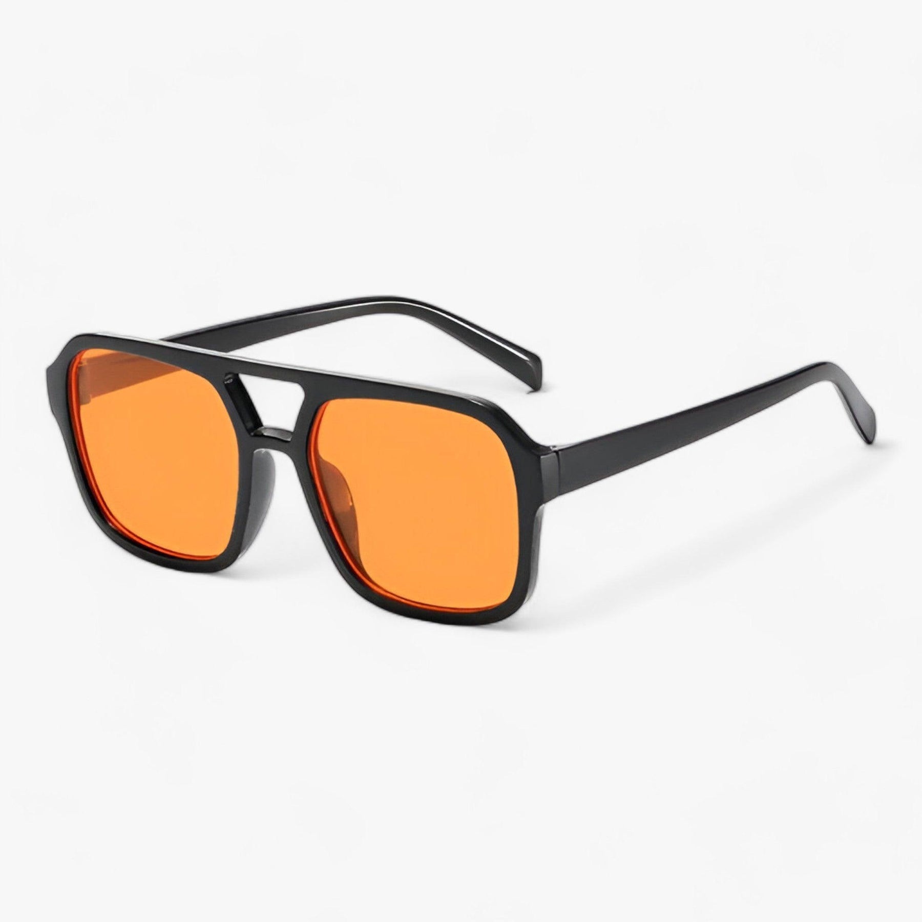 Sunglasses : ICONIC | Vintage vierkante zonnebril: stijlvolle oogbescherming voor alle gelegenheden in Oranje van Pantino