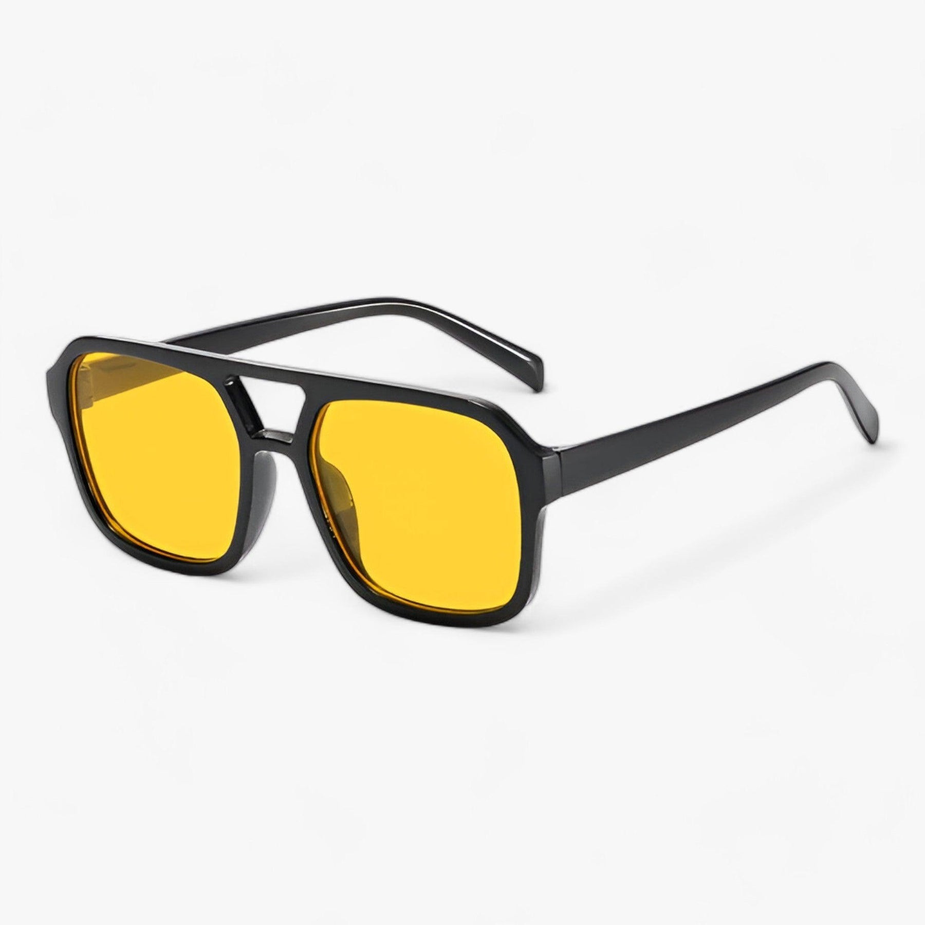 Sunglasses : ICONIC | Vintage vierkante zonnebril: stijlvolle oogbescherming voor alle gelegenheden in Geel van Pantino