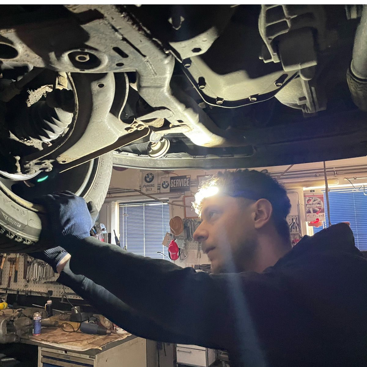 outdoor equipment : Light Saver 230° KopLED Koplamp in van Pantino