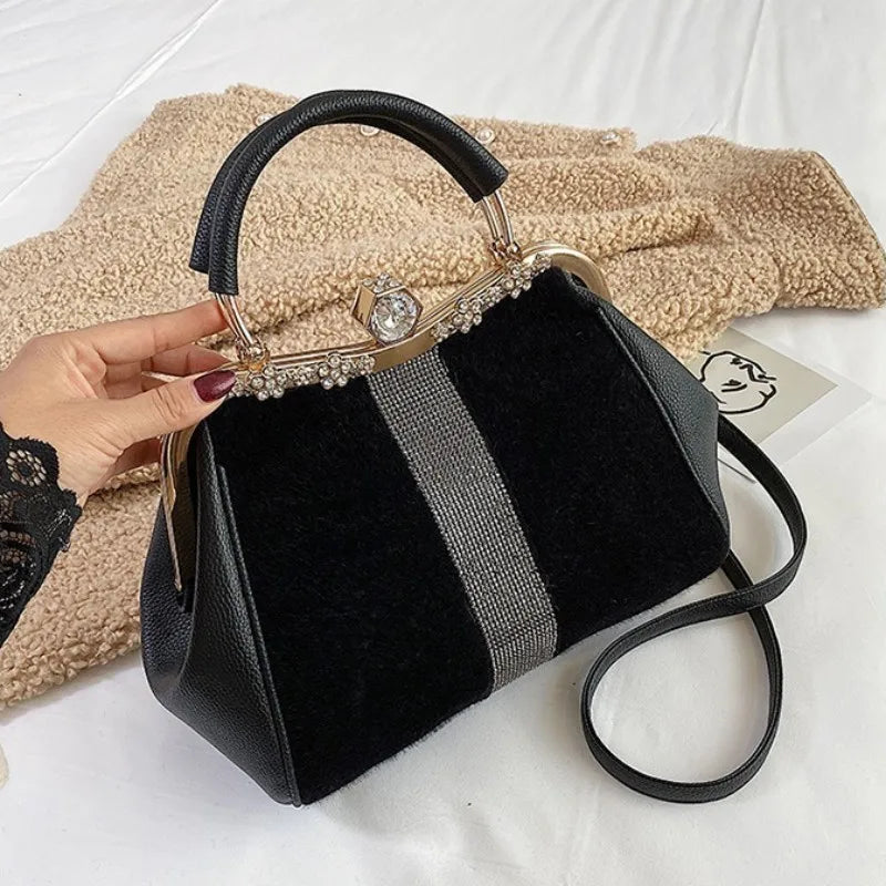 bags : Ophelia - vintage fluwelen handtas met magneetsluiting in van Pantino