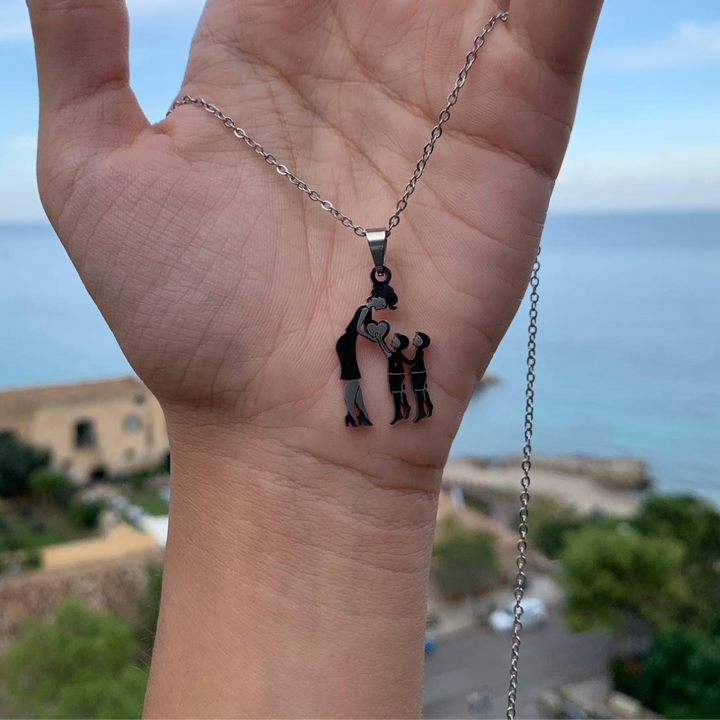 accessories : ForeverTie | Een symbool van liefde voor het leven in Moeder en 2 zonen van Pantino