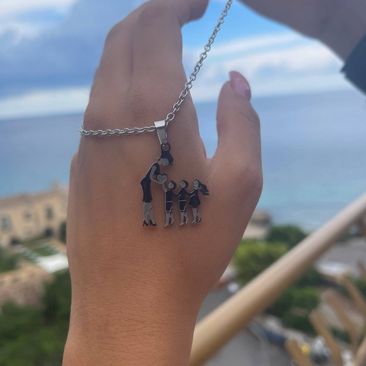 accessories : ForeverTie | Een symbool van liefde voor het leven in Moeder en 2 Zonen en 1 Dochter van Pantino