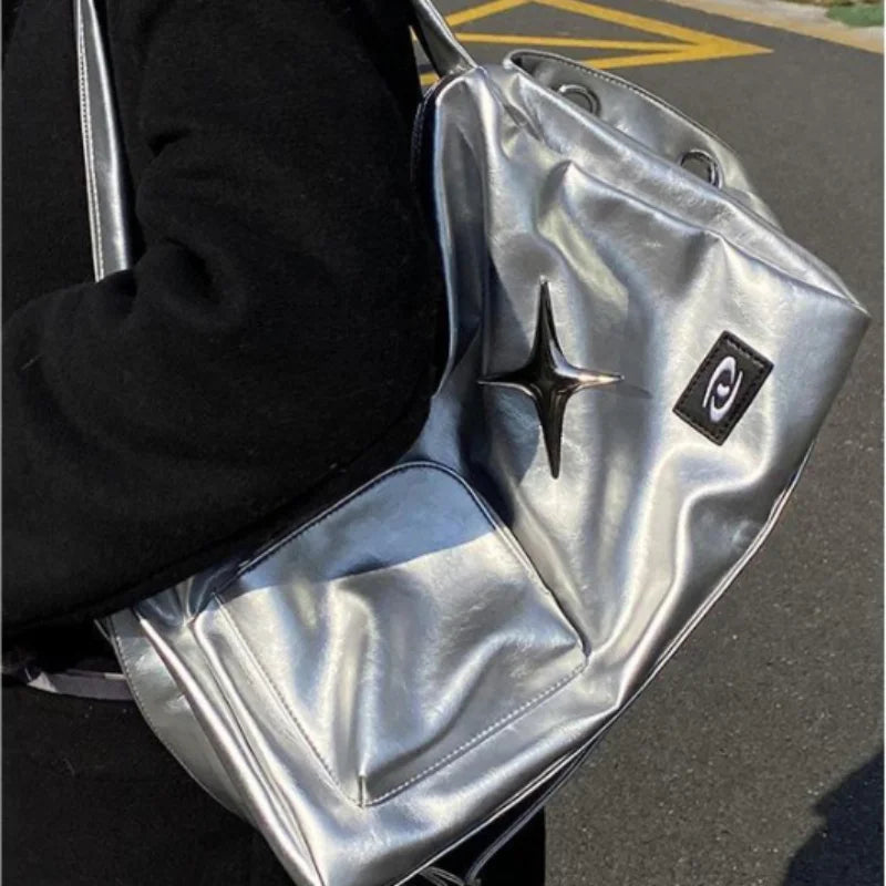 bags : PUCK - Y2k-schoudertas voor vrouwen in van Pantino