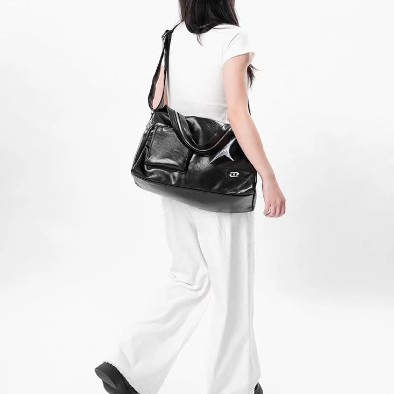 bags : PUCK - Y2k-schoudertas voor vrouwen in van Pantino