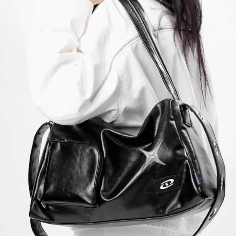 bags : PUCK - Y2k-schoudertas voor vrouwen in van Pantino