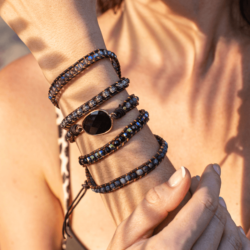 accessories : Onyx Maanlicht Beschermende Wikkelarmband in van Pantino