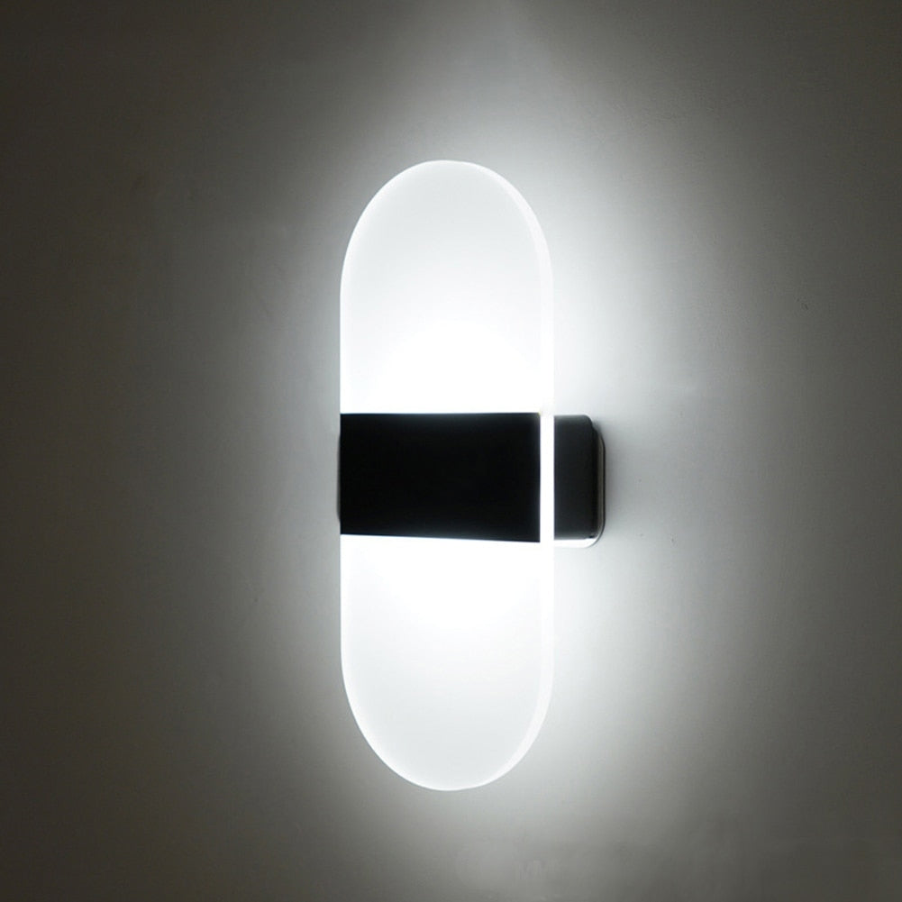 Verlichting : Lumos | Moderne Bewegingslamp voor Elk Interieur in Boog - Wit van Pantino