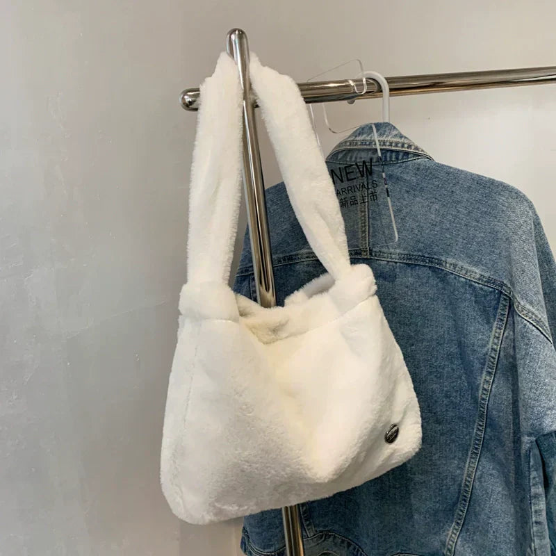 bags : Elara - pluchen schaakbord draagtas in Beige van Pantino