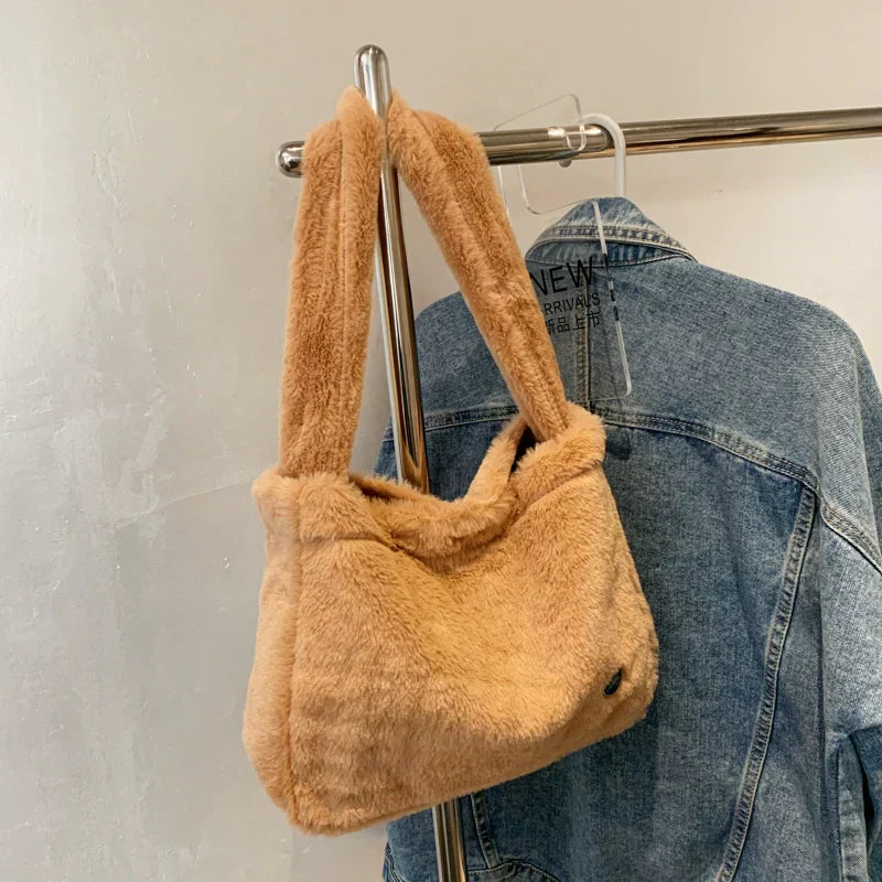 bags : Elara - pluchen schaakbord draagtas in Khaki van Pantino