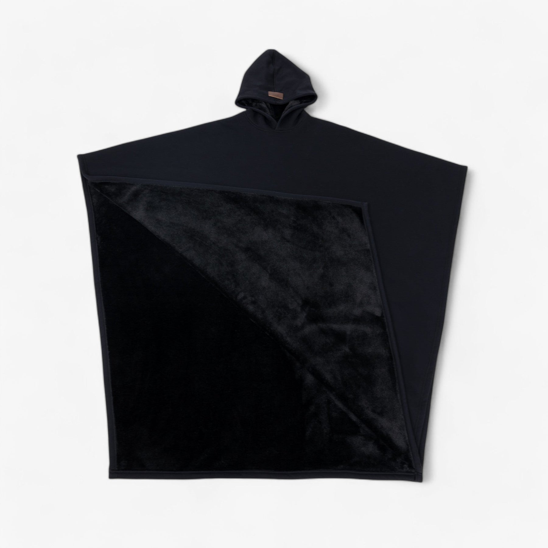 Lizett | Fleece Poncho met capuchon - Ultiem comfort en stijl- €25 : Lizett | Fleece Poncho met capuchon - Ultiem comfort en stijl in Obsidiaan van Pantinoshop