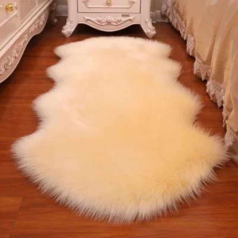 home & garden : Plushrug | Pluche Zachte Schapenvacht Tapijt | Luxe Comfort | Ultiem Knus Gevoel in Beige van Pantino