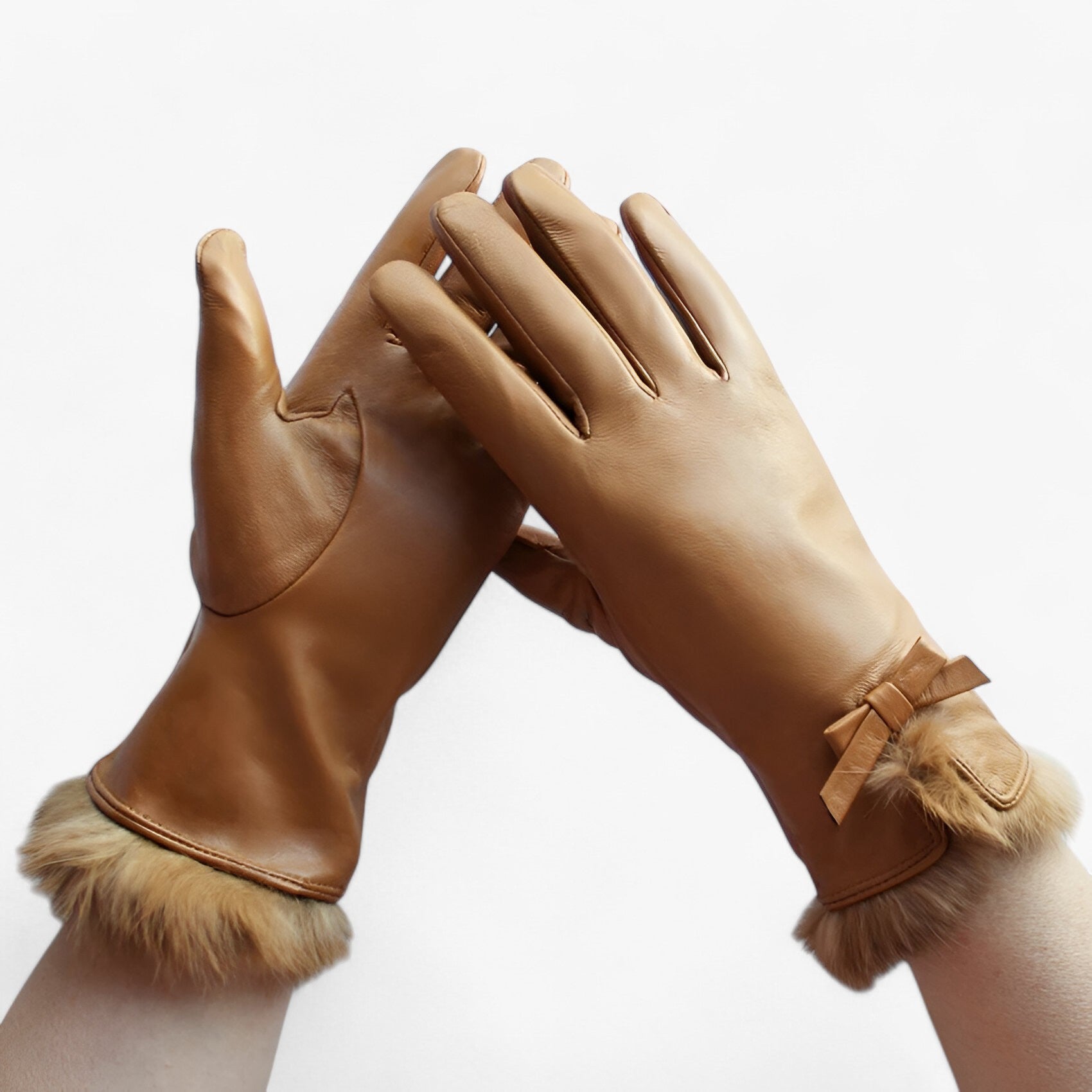 Iris | Warme leren handschoenen - Comfort en stijl - €25 : Iris | Warme leren handschoenen - Comfort en stijl in Champagne van Pantino