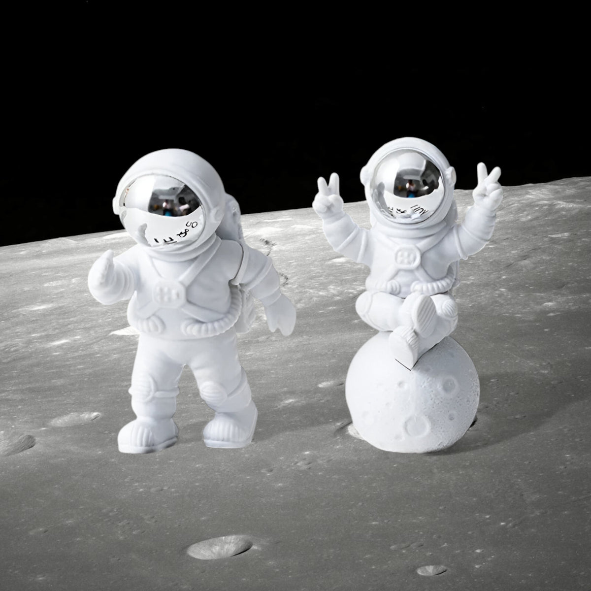 home & garden : Luna | Astronaut Ornament | Ruimtelijk avontuur voor je huis in van Pantinoshop