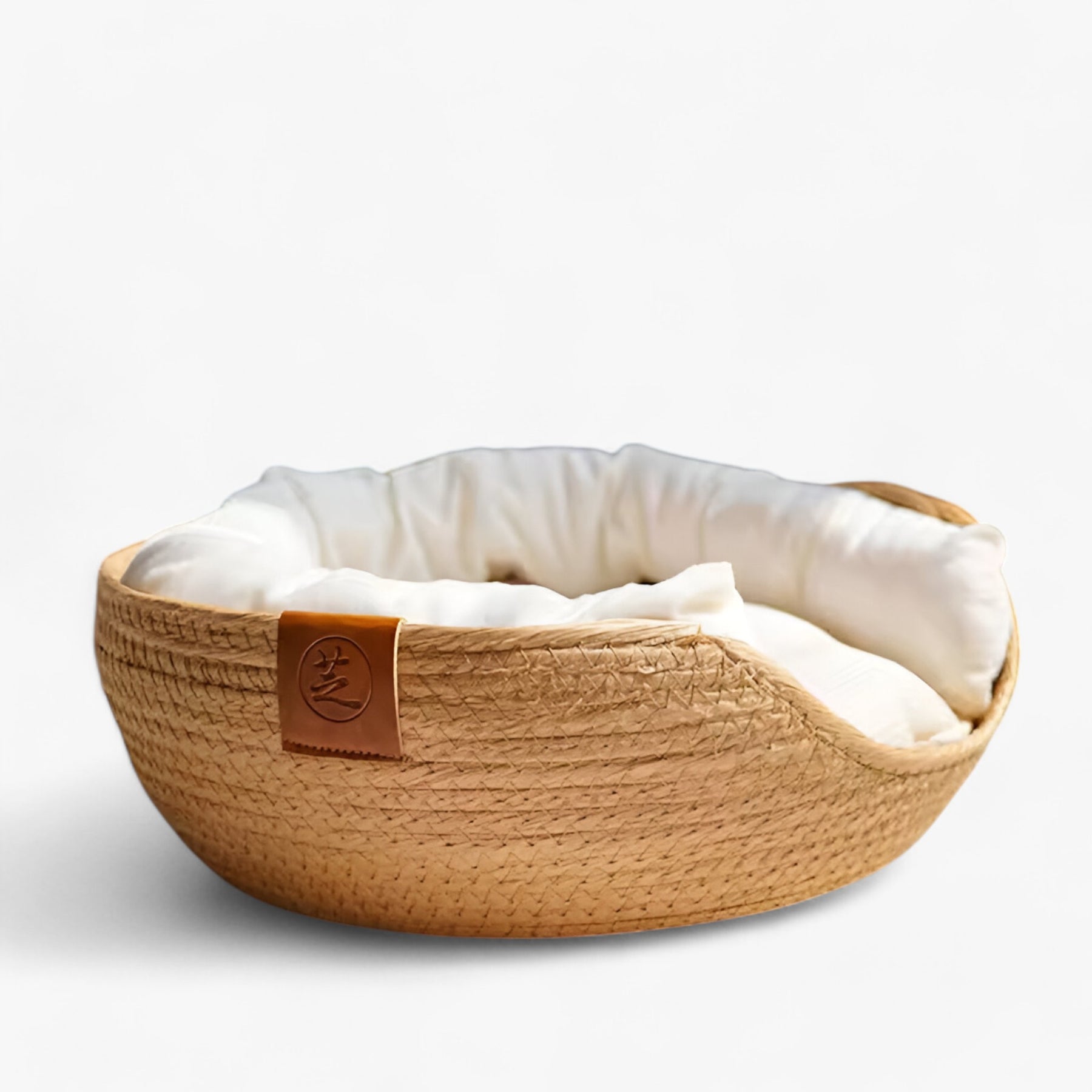 pets : Luna Nest | Handgeweven Bamboe Huisdierbed in van Pantinoshop