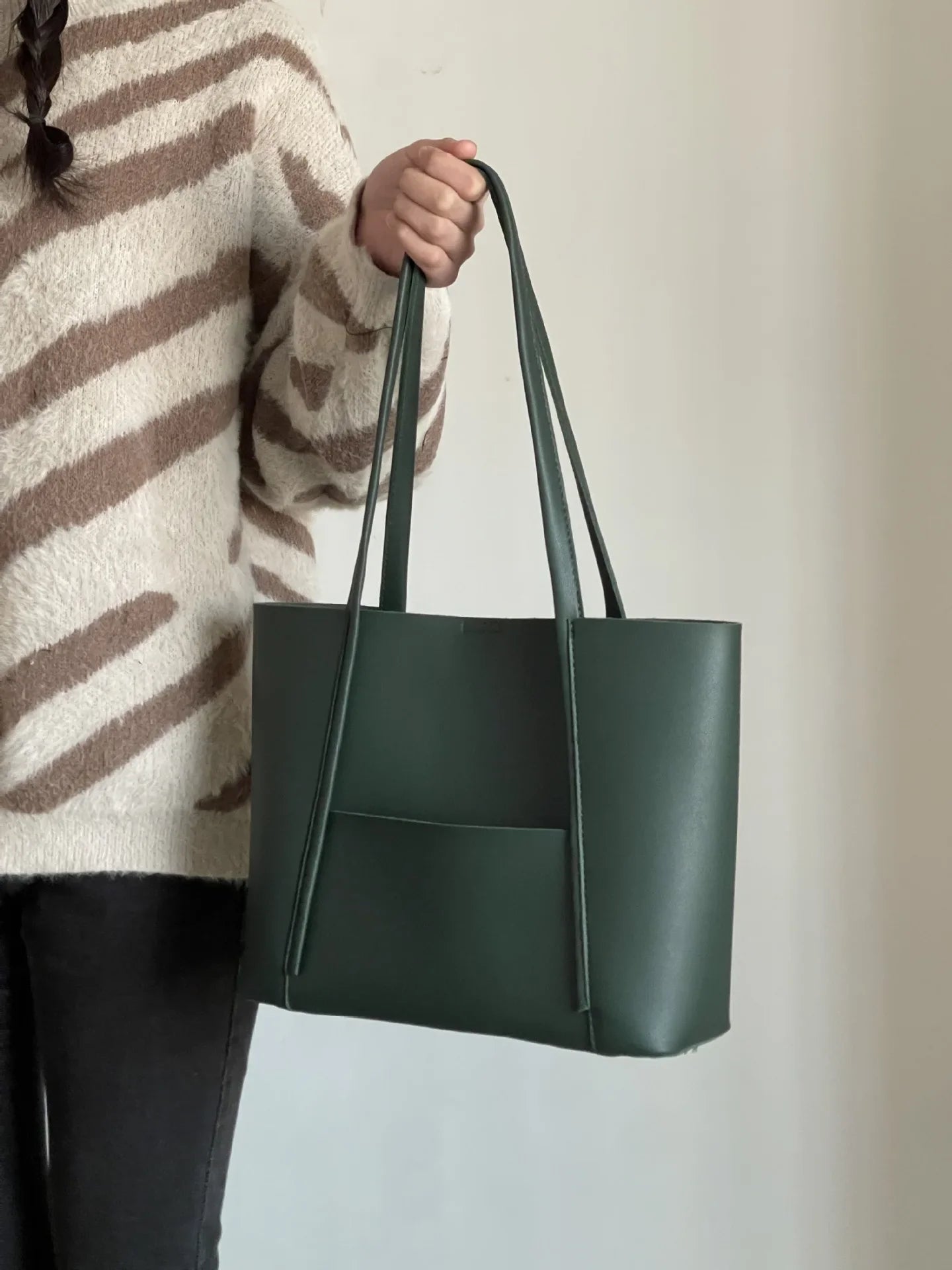: Stella Top-Handle Bag in Green van Pantino