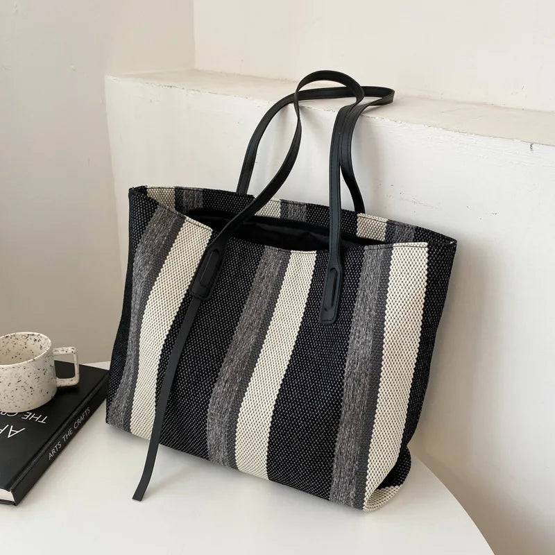 bags : Striped Bag in Black van Pantino