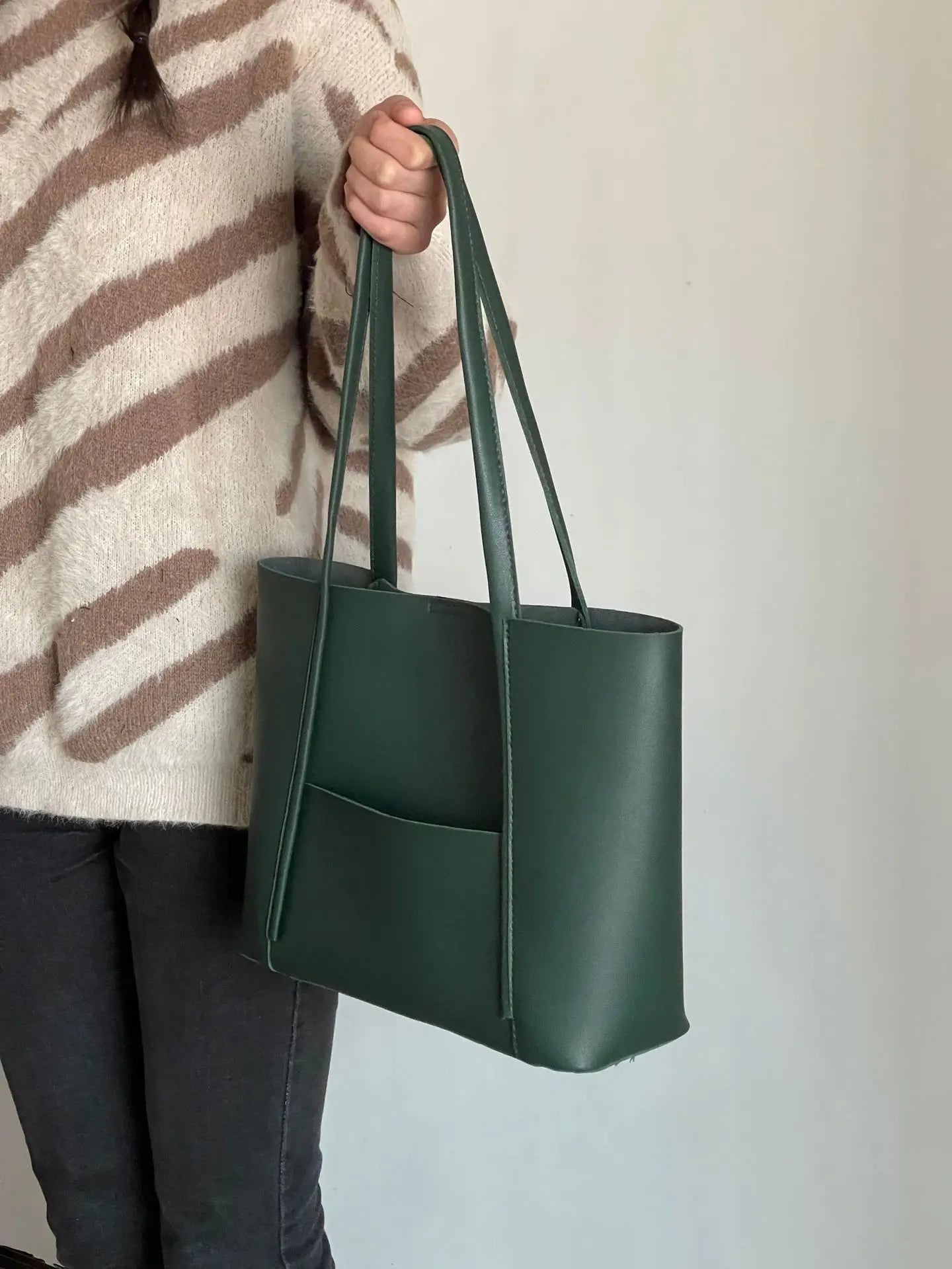 : Stella Top-Handle Bag in van Pantino