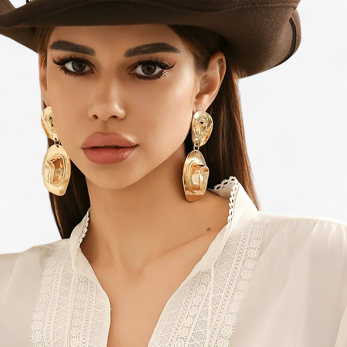 accessories : Alena| Vintage cowboyhoed oorbellen – Trendy feestaccessoires in van Pantino