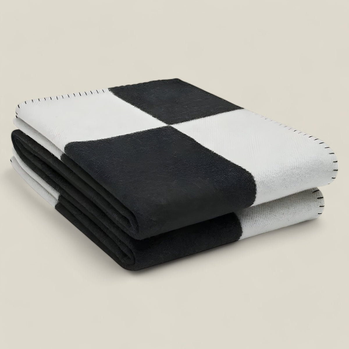 home & garden : Meara | Cashmere Deken - Luxe Winterwarmte in Zwart 130x180cm van Pantinoshop