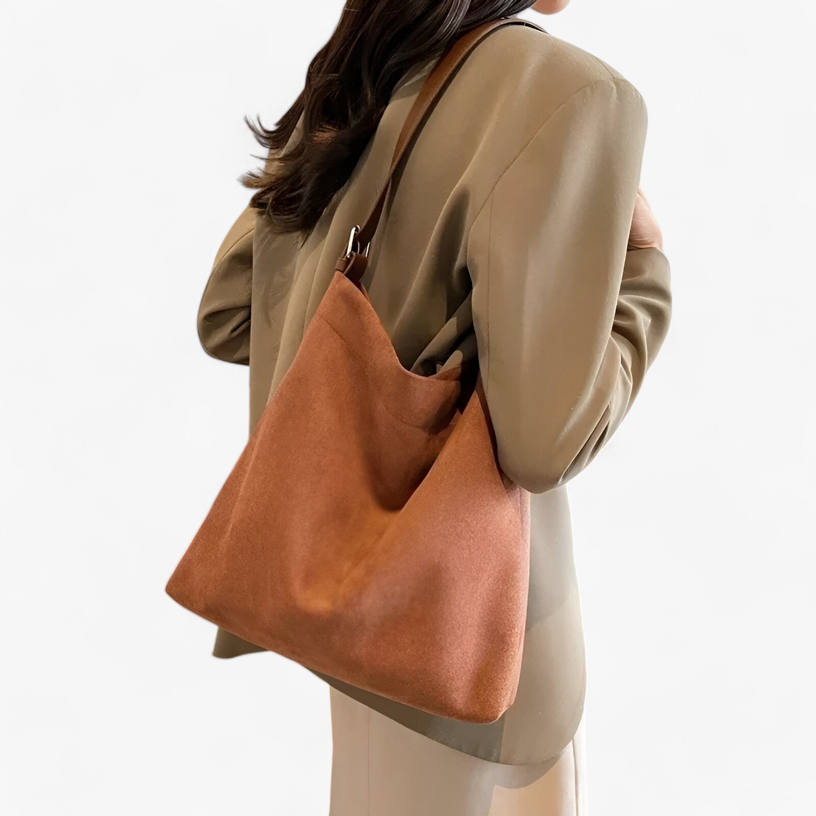 bags : Malou | Klassieke handtassen van suede - Tijdloos ontwerp en comfort in koffie van Pantino