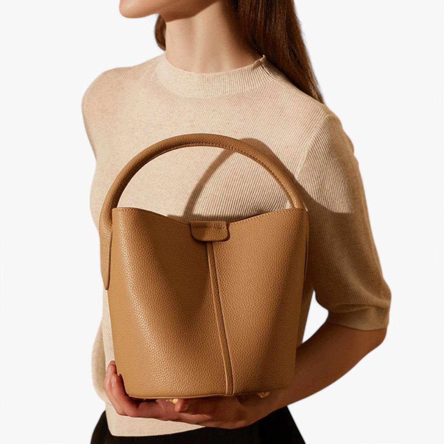 bags : Ella | Compacte en stijlvolle leren schoudertas in van Pantino